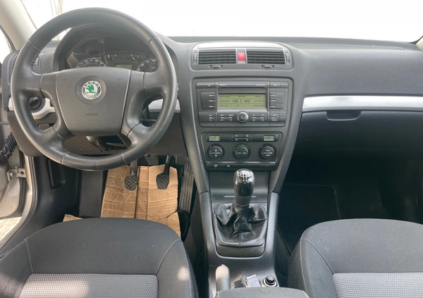 Skoda Octavia cena 16800 przebieg: 220000, rok produkcji 2007 z Kłodzko małe 497